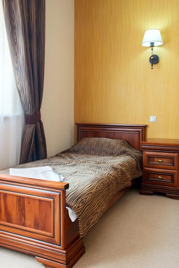 Отель Sherwood Hotel Долгомостиска