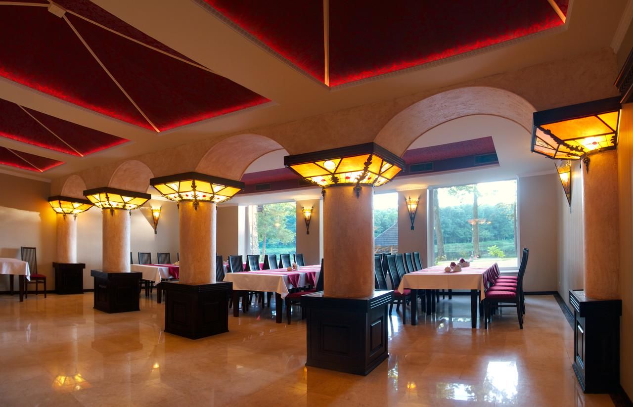 Отель Sherwood Hotel Долгомостиска-28